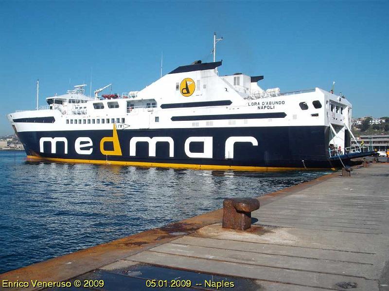 23 - Ormeggiata - Moored.JPG